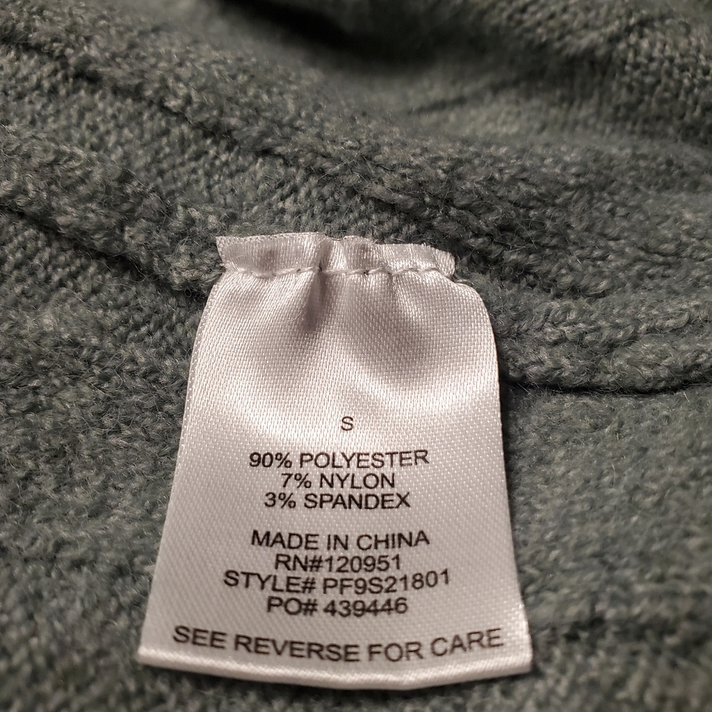 ♡♡♡♡♡ NWT Pink Rose knit sweater. - Picture 10 of 11